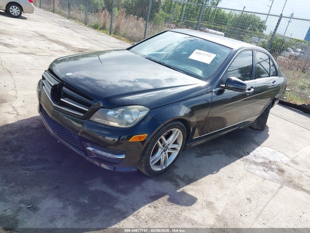 2013 Mercedes-benz C 250 Sport მანქანა იყიდება აუქციონზე, vin: WDDGF4HB0DR267818, აუქციონის ნომერი: 44677741