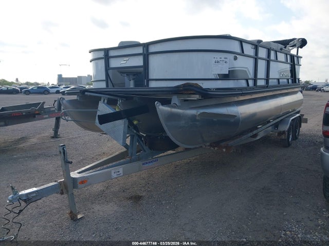Starcraft Pontoon 2025 STR02507B525 Image 2
