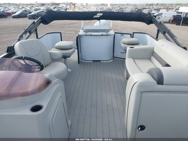 STR02507B525 Starcraft Pontoon