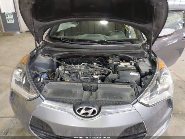 KMHTC6AD6HU321386 Hyundai Veloster Value Edition