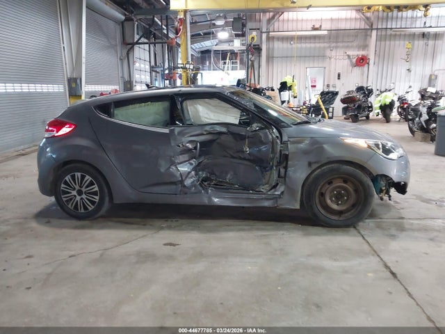KMHTC6AD6HU321386 Hyundai Veloster Value Edition