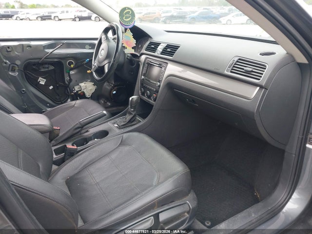 44677821 :رقم المزاد ، 1VWAT7A36FC103117 vin ، 2015 Volkswagen Passat 1.8t Limited Edition مزاد بيع