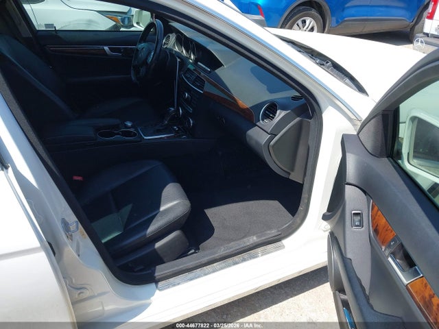 Aukcja sprzedaży 2014 Mercedes-benz C 250 Luxury, vin: WDDGF4HB4EA916231, numer aukcji: 44677822