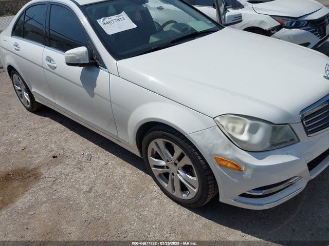 Aukcja sprzedaży 2014 Mercedes-benz C 250 Luxury, vin: WDDGF4HB4EA916231, numer aukcji: 44677822