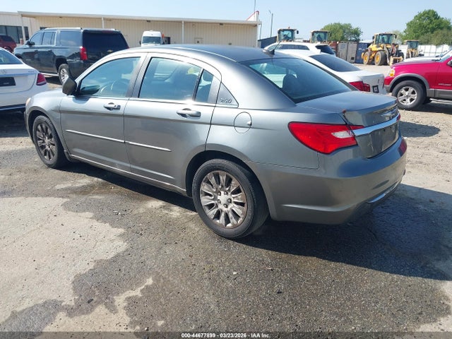 2012 CHRYSLER 200 1C3CCBAB1CN201773 Photo 2