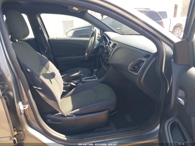 2012 CHRYSLER 200 1C3CCBAB1CN201773 Photo 4