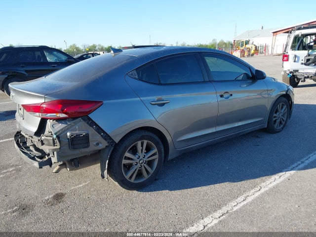 5NPD84LF3JH298310 Hyundai ELANTRA SEL