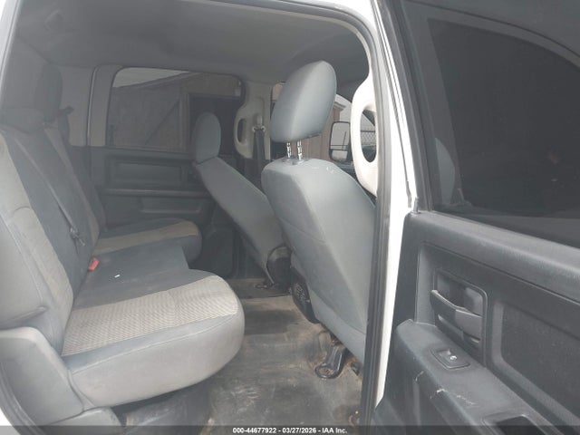 44677922 :رقم المزاد ، 3C7WRNFLXFG640366 vin ، 2015 Ram 5500 Chassis Tradesman/slt/laramie مزاد بيع