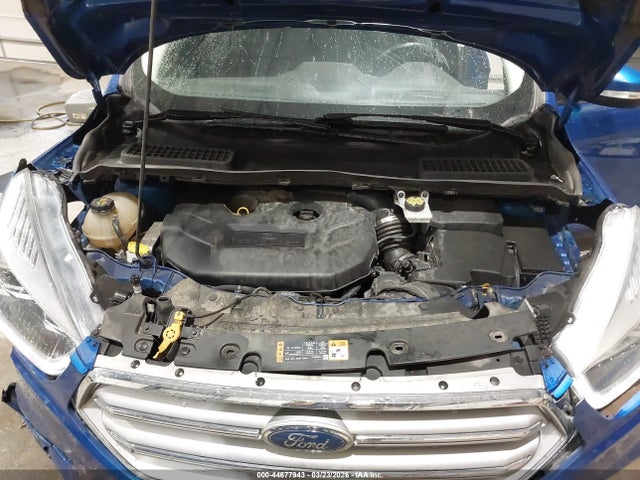 1FMCU0J90HUA51934 Ford Escape Titanium