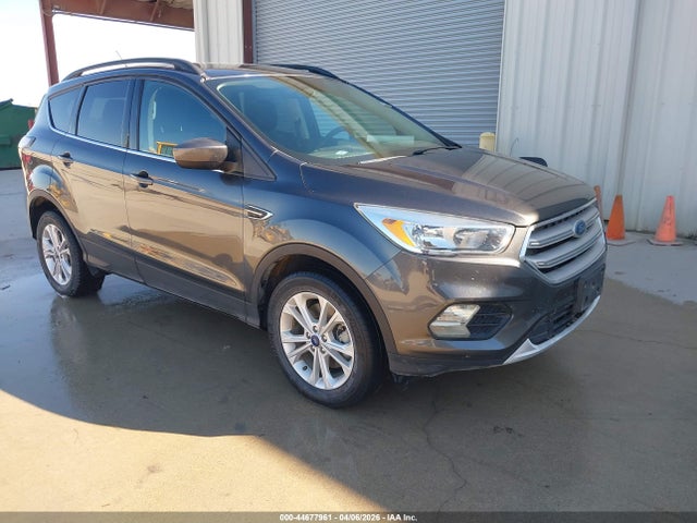 Ford ESCAPE SE 2018 1FMCU9GD7JUD08741 main image