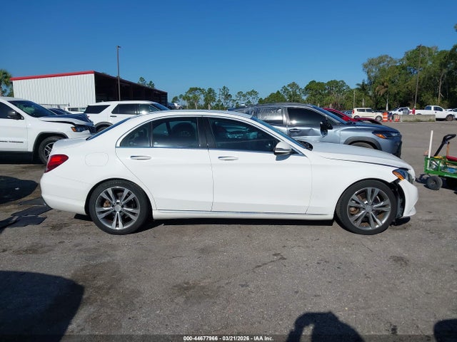 2016 Mercedes-benz C 300 მანქანა იყიდება აუქციონზე, vin: 55SWF4JB5GU105160, აუქციონის ნომერი: 44677966