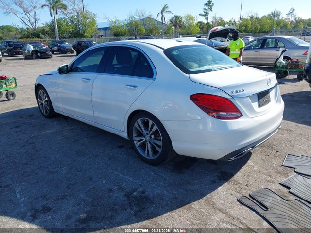 2016 MERCEDES-BENZ C 300 55SWF4JB5GU105160 Photo 2