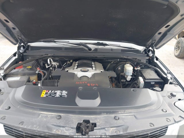 44678047 :رقم المزاد ، 1GYS4HKJ3LR305858 vin ، 2020 Cadillac Escalade Esv 4wd Luxury مزاد بيع