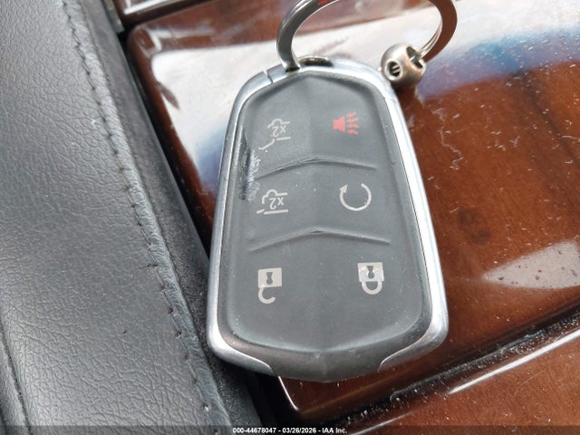 44678047 :رقم المزاد ، 1GYS4HKJ3LR305858 vin ، 2020 Cadillac Escalade Esv 4wd Luxury مزاد بيع