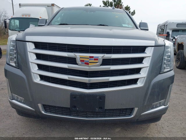 44678047 :رقم المزاد ، 1GYS4HKJ3LR305858 vin ، 2020 Cadillac Escalade Esv 4wd Luxury مزاد بيع