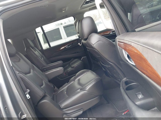 44678047 :رقم المزاد ، 1GYS4HKJ3LR305858 vin ، 2020 Cadillac Escalade Esv 4wd Luxury مزاد بيع