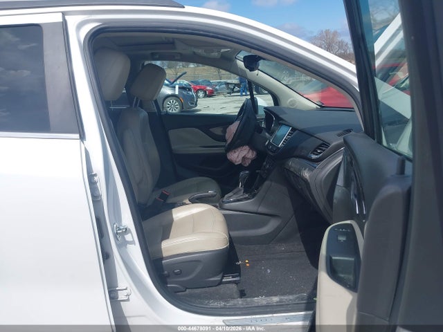 44678091 :رقم المزاد ، KL4CJHSB7JB521983 vin ، 2018 Buick Encore Premium مزاد بيع