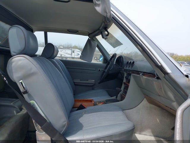 44678140 :رقم المزاد ، WDBBA45A1CB014365 vin ، 1982 Mercedes-benz 380 Sl مزاد بيع