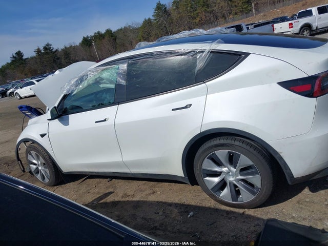 2023 Tesla Model Y Awd/long Range Dual Motor All-wheel Drive მანქანა იყიდება აუქციონზე, vin: 7SAYGAEE8PF589211, აუქციონის ნომერი: 44678141