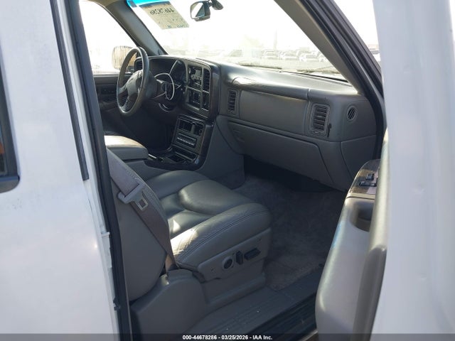 2003 Gmc Yukon Xl 1500 Denali მანქანა იყიდება აუქციონზე, vin: 1GKFK66U63J287428, აუქციონის ნომერი: 44678286