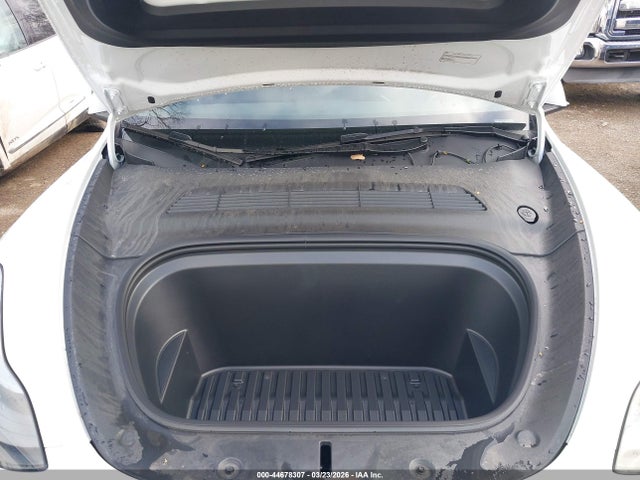 Продаж на аукціоні авто 2024 Tesla Model Y Long Range Single Motor Rear-wheel Drive/rwd, vin: 7SAYGDED2RF129781, номер лоту: 44678307