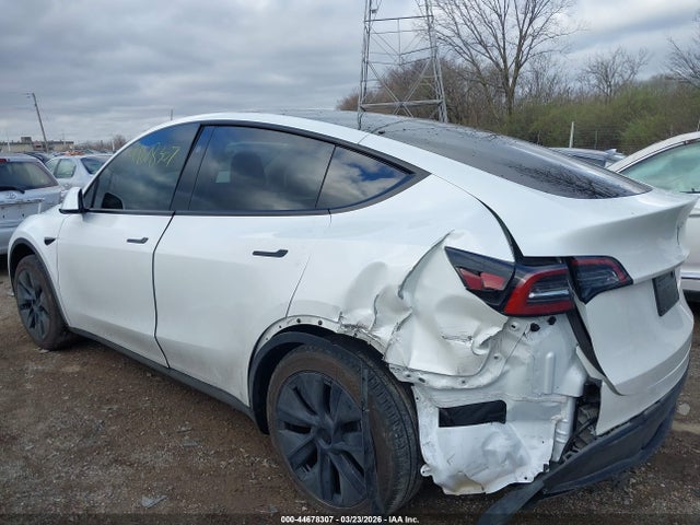 Продаж на аукціоні авто 2024 Tesla Model Y Long Range Single Motor Rear-wheel Drive/rwd, vin: 7SAYGDED2RF129781, номер лоту: 44678307