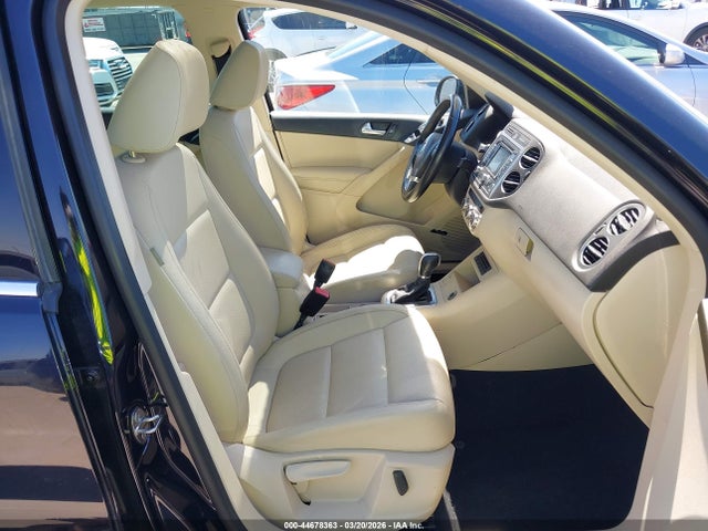 WVGAV3AX8EW569648 Volkswagen Tiguan Sel