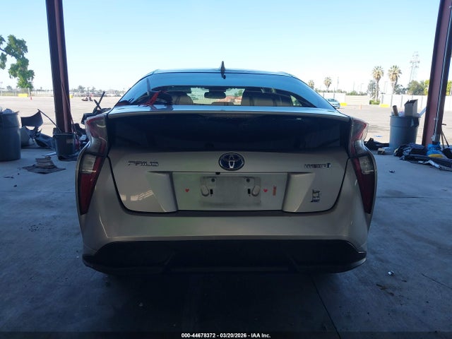 Toyota Prius Four Touring 2016 JTDKARFU4G3022550 Image 17