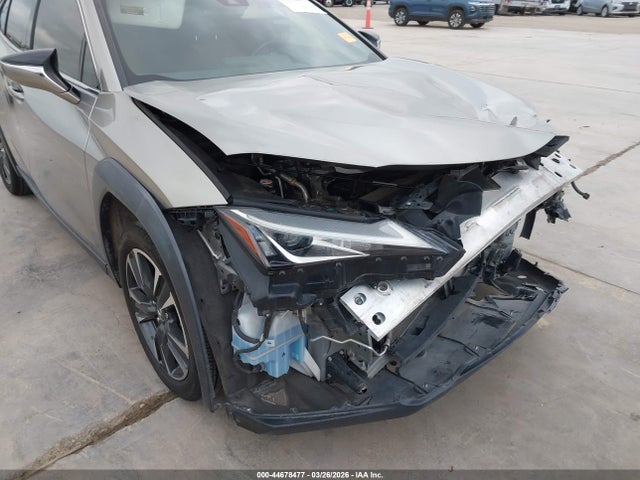 44678477 :رقم المزاد ، JTHP3JBHXL2021301 vin ، 2020 Lexus Ux 200 مزاد بيع
