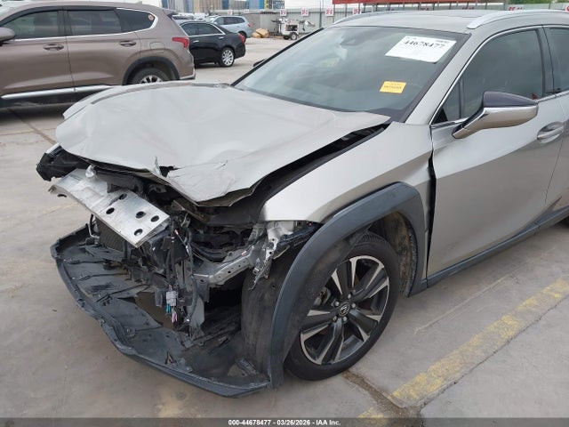 44678477 :رقم المزاد ، JTHP3JBHXL2021301 vin ، 2020 Lexus Ux 200 مزاد بيع