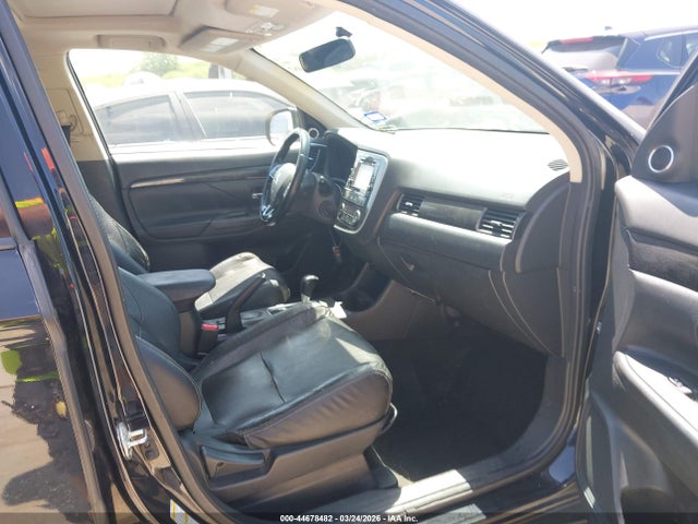 44678482 :رقم المزاد ، JA4AD3A39GZ046235 vin ، 2016 Mitsubishi Outlander Sel مزاد بيع