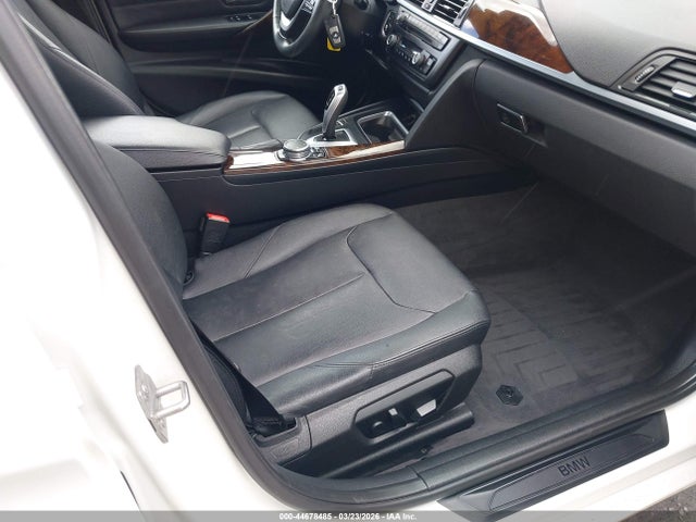 2015 Bmw 328i Xdrive მანქანა იყიდება აუქციონზე, vin: WBA3B3G58FNT18726, აუქციონის ნომერი: 44678485