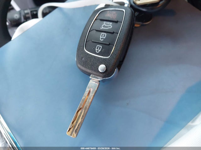 KM8J33A46HU268310 Hyundai TUCSON SE