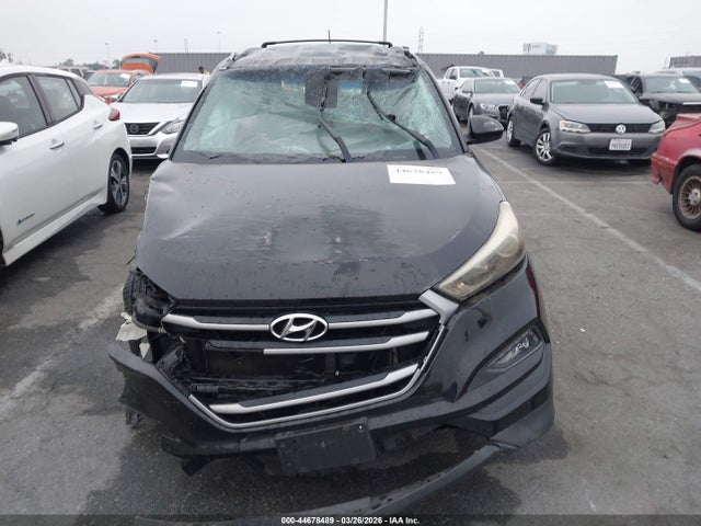 KM8J33A46HU268310 Hyundai TUCSON SE