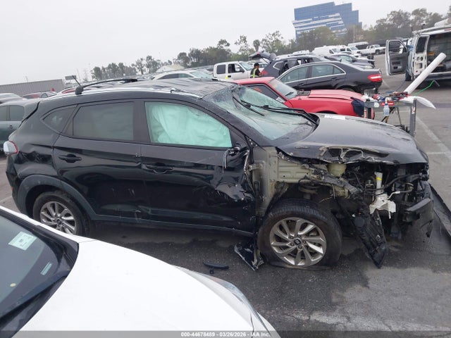 KM8J33A46HU268310 Hyundai TUCSON SE
