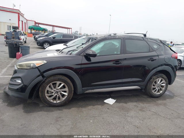 KM8J33A46HU268310 Hyundai TUCSON SE