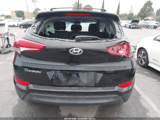 KM8J33A46HU268310 Hyundai TUCSON SE