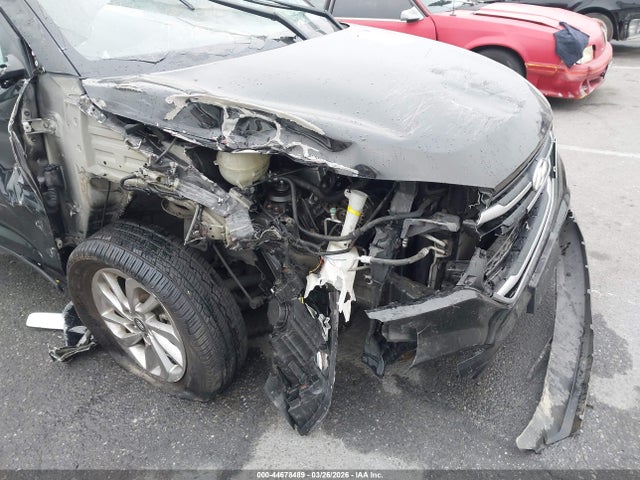 KM8J33A46HU268310 Hyundai TUCSON SE