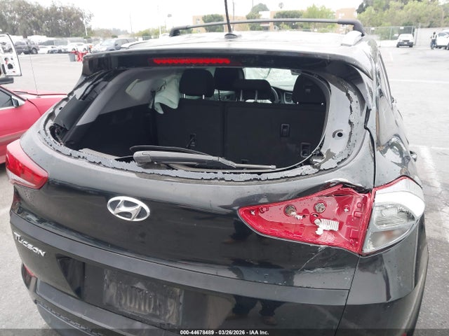 KM8J33A46HU268310 Hyundai TUCSON SE