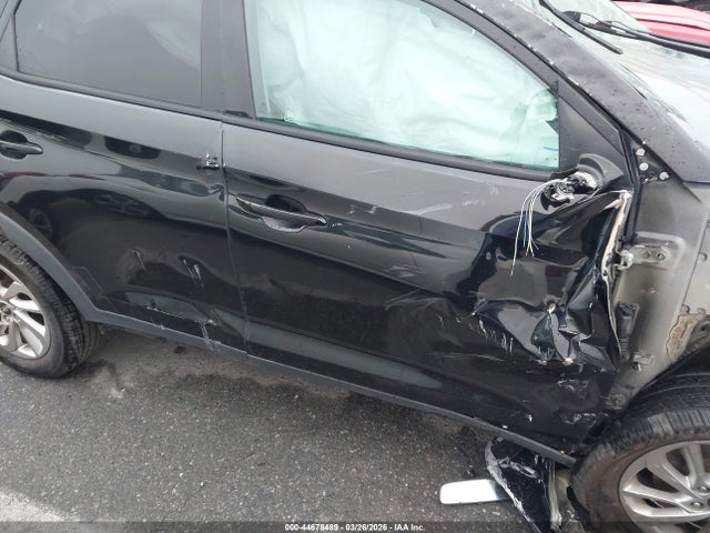 KM8J33A46HU268310 Hyundai TUCSON SE