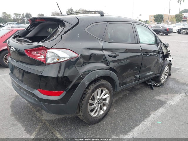 KM8J33A46HU268310 Hyundai TUCSON SE