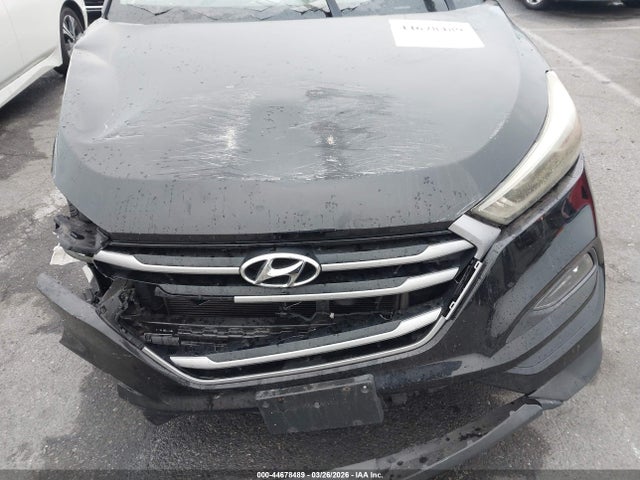 KM8J33A46HU268310 Hyundai TUCSON SE
