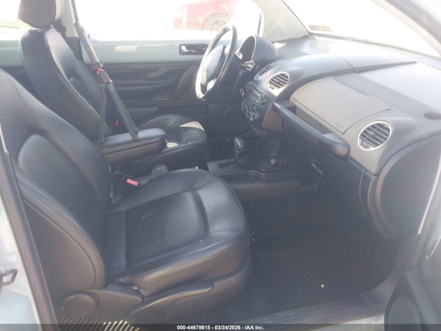 44678615 :رقم المزاد ، 3VWRG3AG1AM028790 vin ، 2010 Volkswagen New Beetle 2.5l Final Edition مزاد بيع