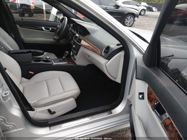 Продажа на аукционе авто 2012 Mercedes-benz C 250 Sport, vin: WDDGF4HB6CR212675, номер лота: 44678618