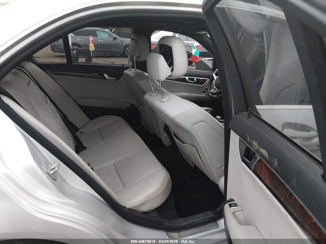 Продажа на аукционе авто 2012 Mercedes-benz C 250 Sport, vin: WDDGF4HB6CR212675, номер лота: 44678618