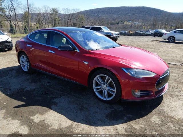 2015 TESLA MODEL S 5YJSA1H20FF093565 Photo 0