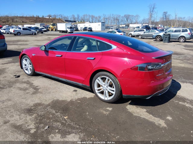 2015 TESLA MODEL S 5YJSA1H20FF093565 Photo 2