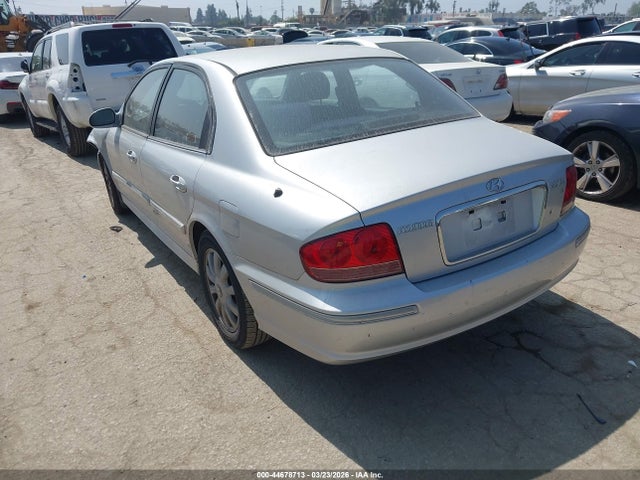 2003 HYUNDAI SONATA KMHWF35H43A884799 Photo 2