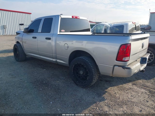 2013 RAM 1500 1C6RR6FT3DS666420 Photo 2