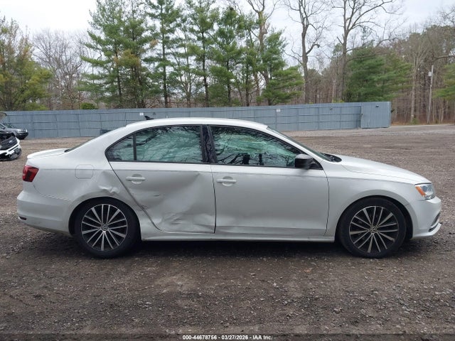 44678756 :رقم المزاد ، 3VWD17AJ5GM236811 vin ، 2016 Volkswagen Jetta 1.8t Sport مزاد بيع